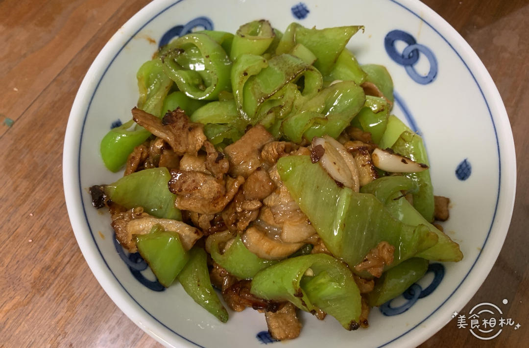 巨下饭的尖椒炒肉片