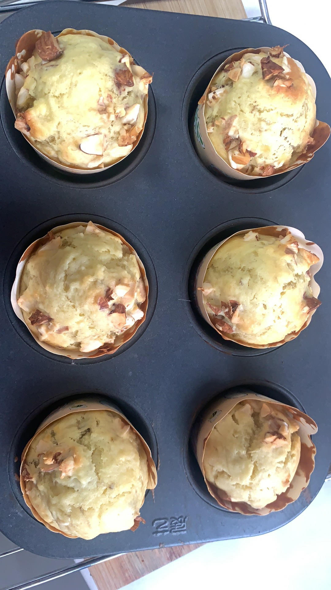 只需搅拌入烤箱的香蕉麦芬