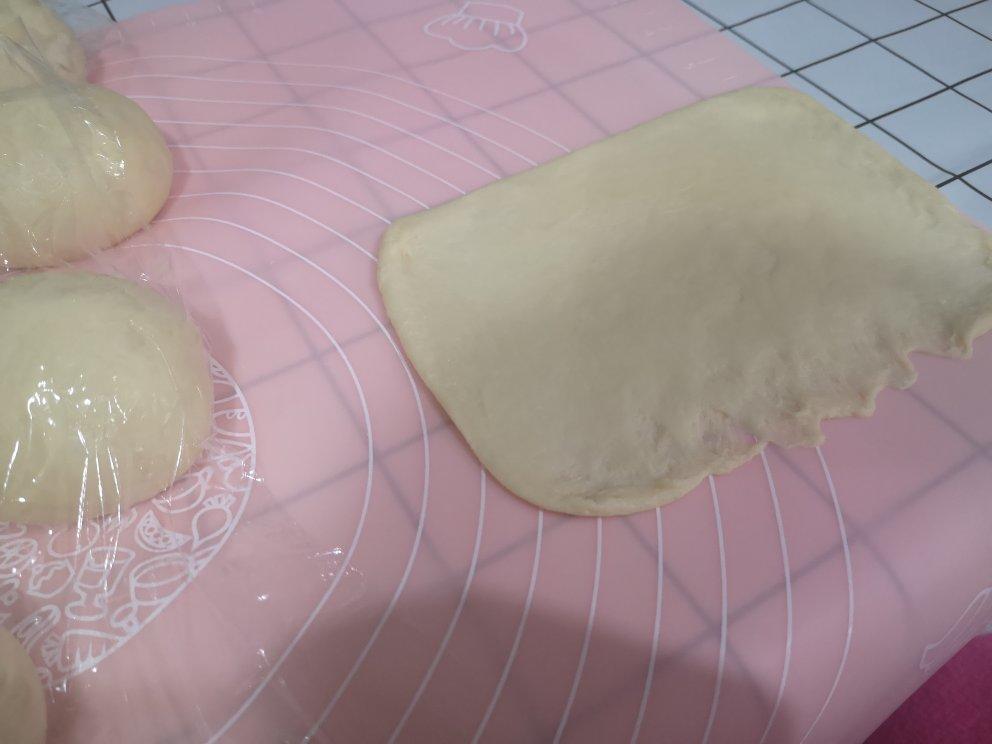 儿时去面包房必买的［椰丝奶油包］