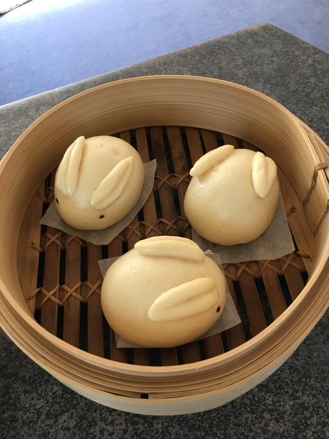 小兔子奶香豆沙包的做法
