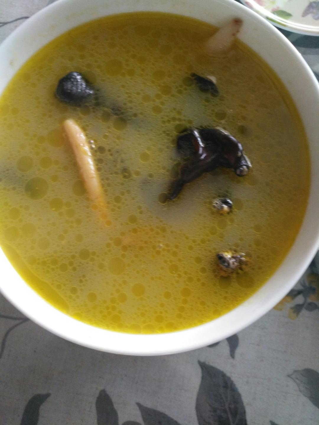 当归党参炖鸡汤