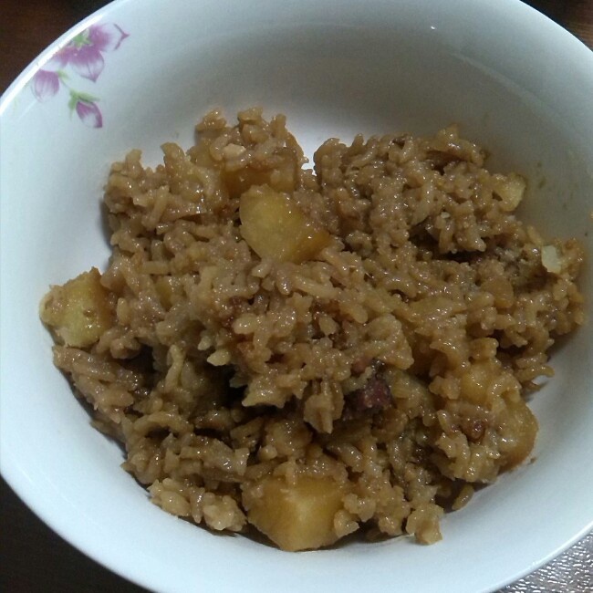 土豆焖饭（电饭锅版）