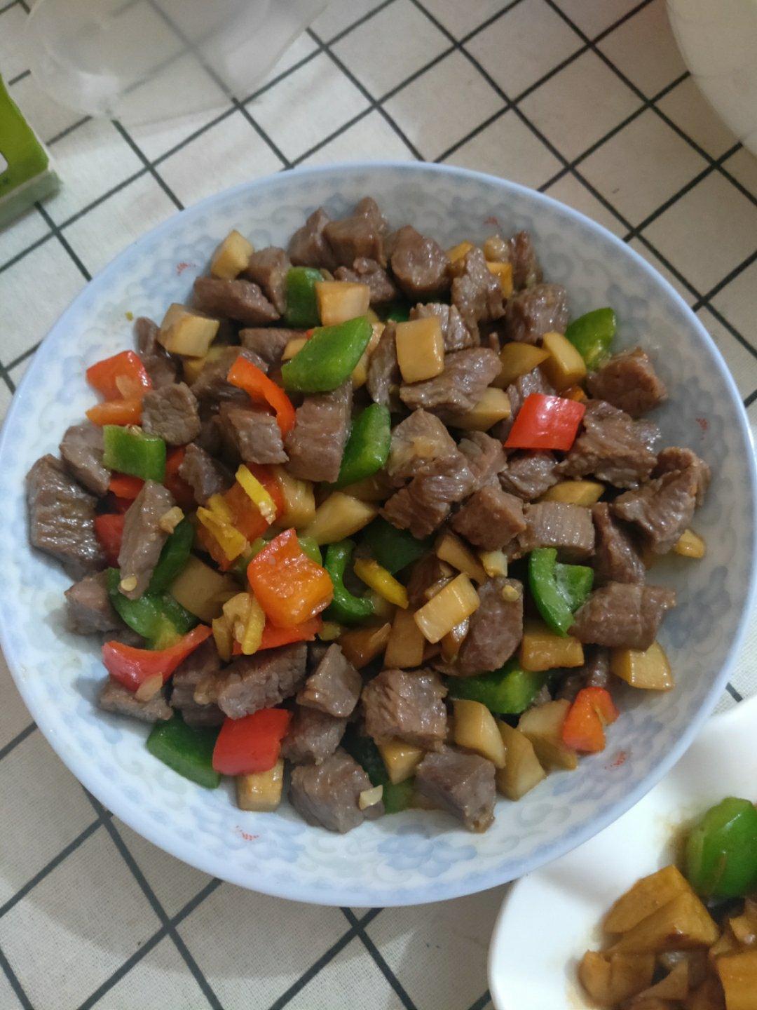 我的轻奢煮艺——杏鲍菇牛肉粒