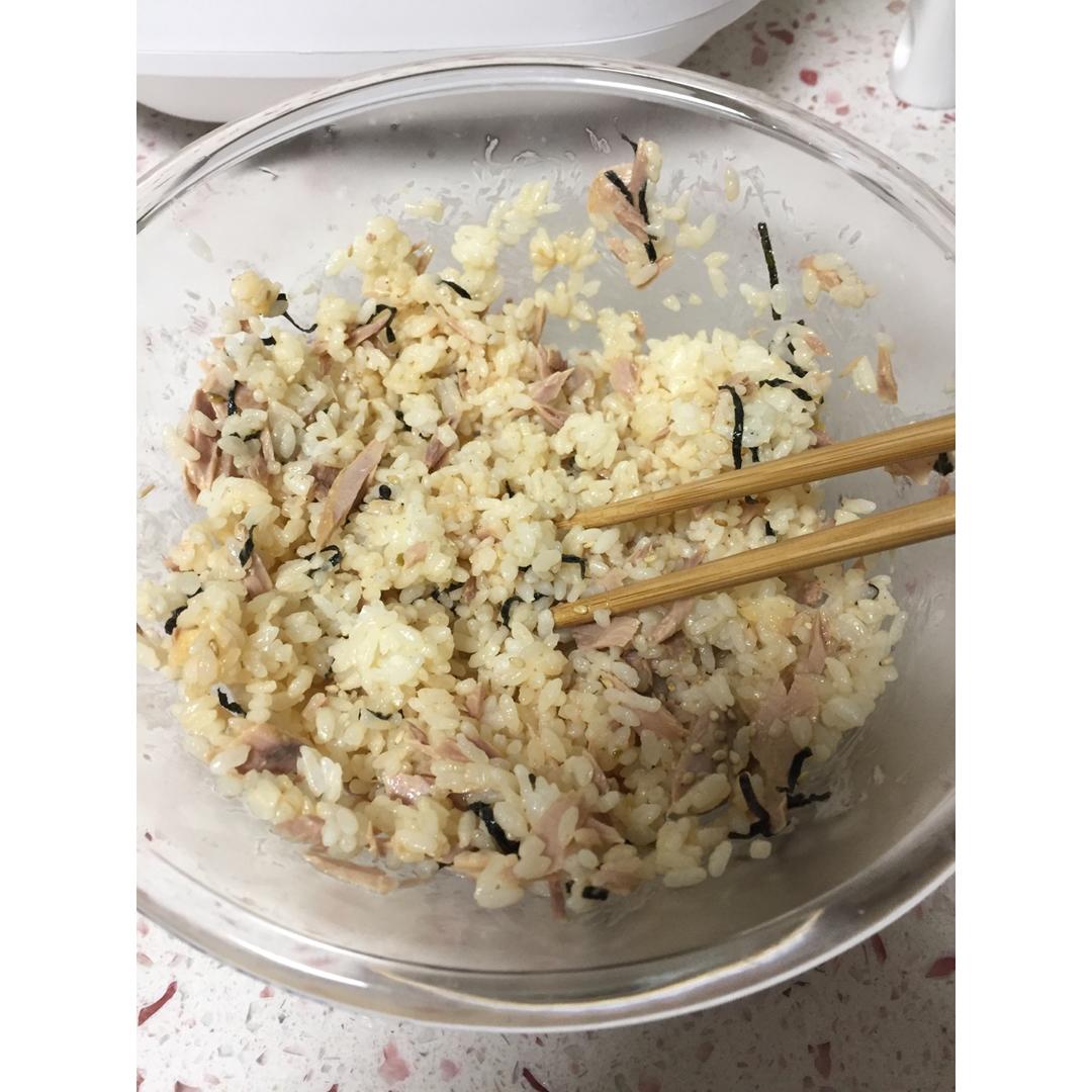 金枪鱼拌饭