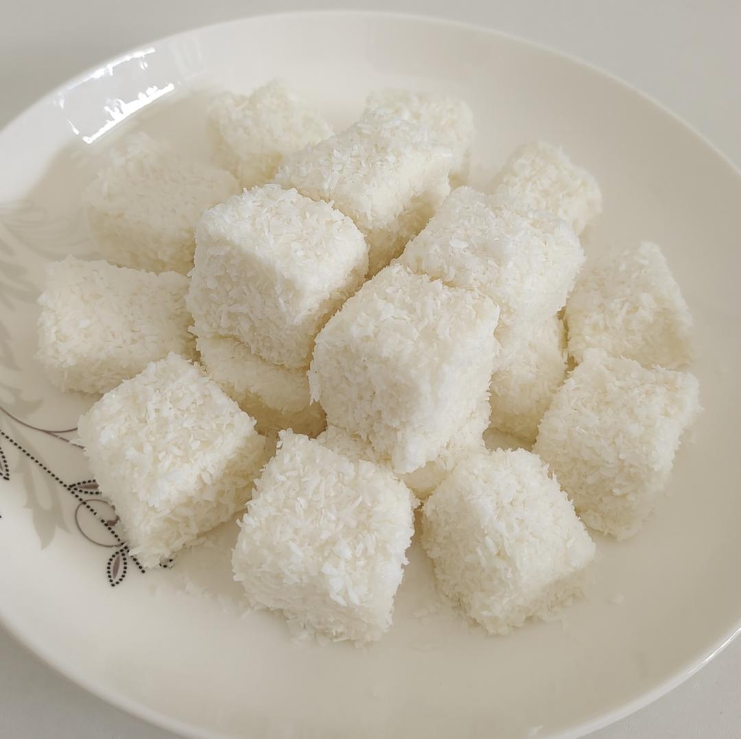 完胜85度C牛奶椰丝小方