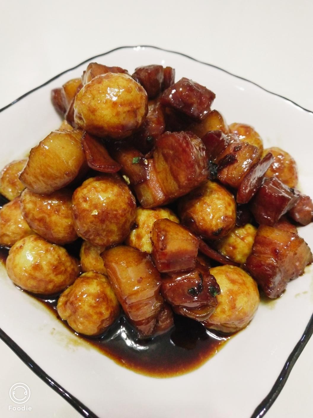 红烧肉烧虎皮鹌鹑蛋的做法