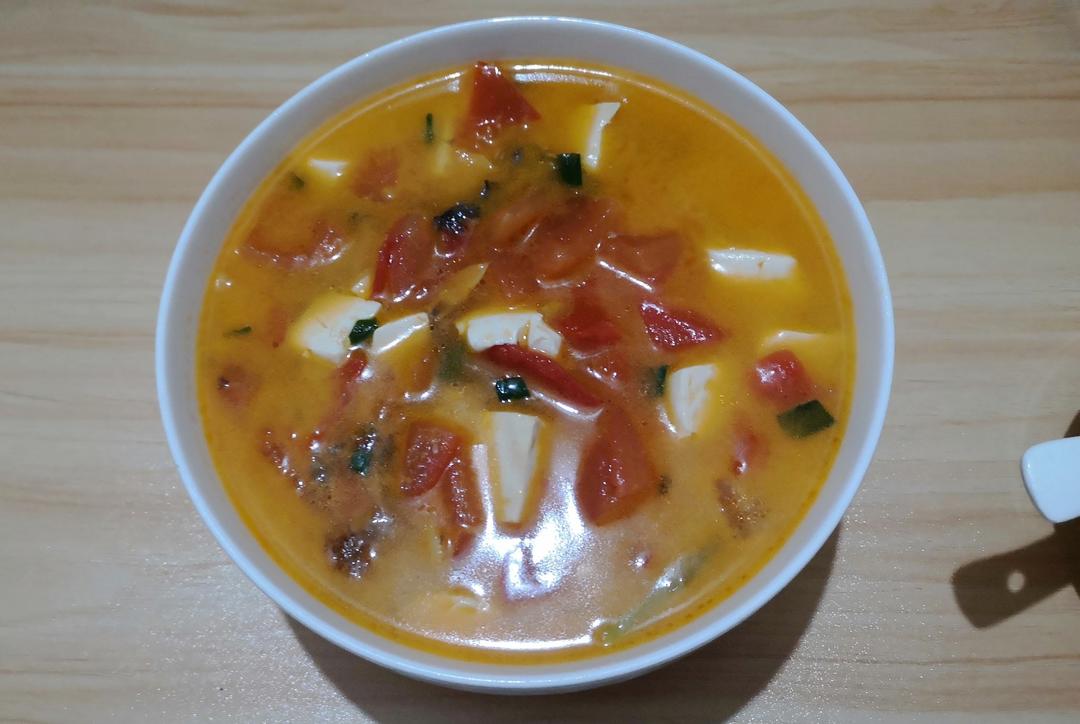【番茄豆腐鲫鱼汤】