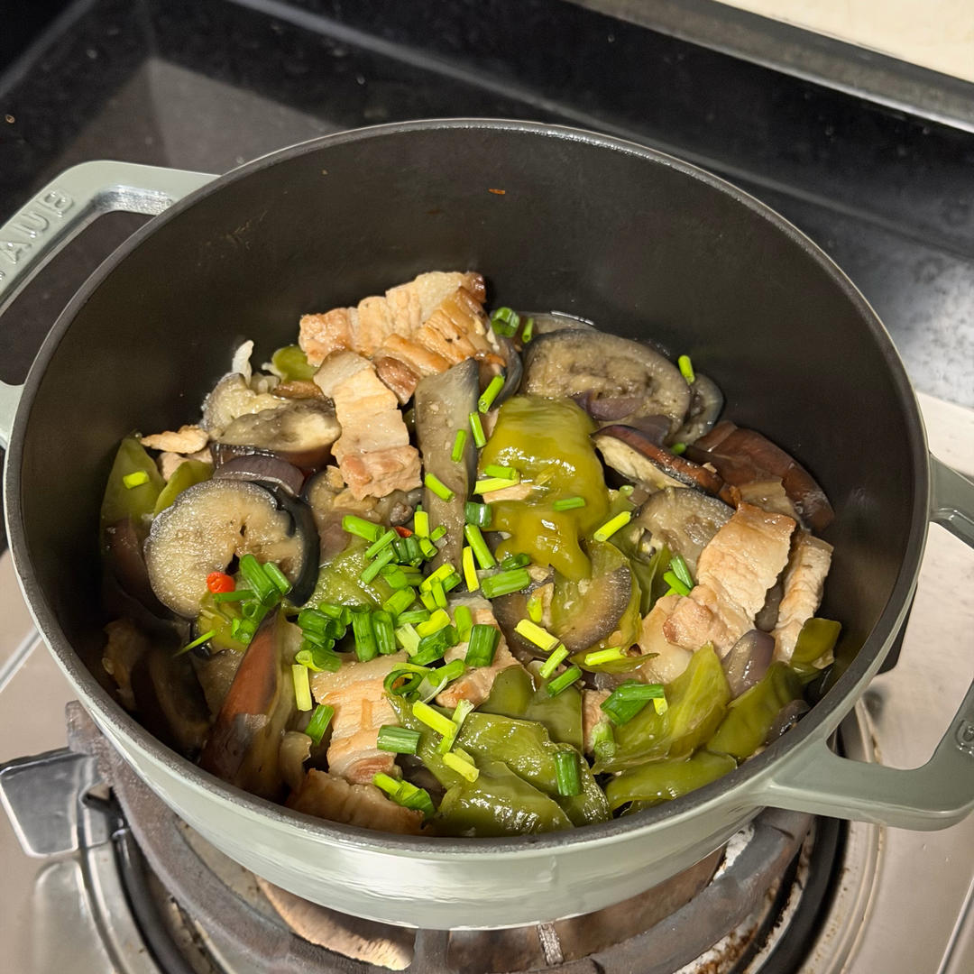 ✅挑战365天晚餐不重样第241天:茄子焖饭（珐琅锅版）‼️