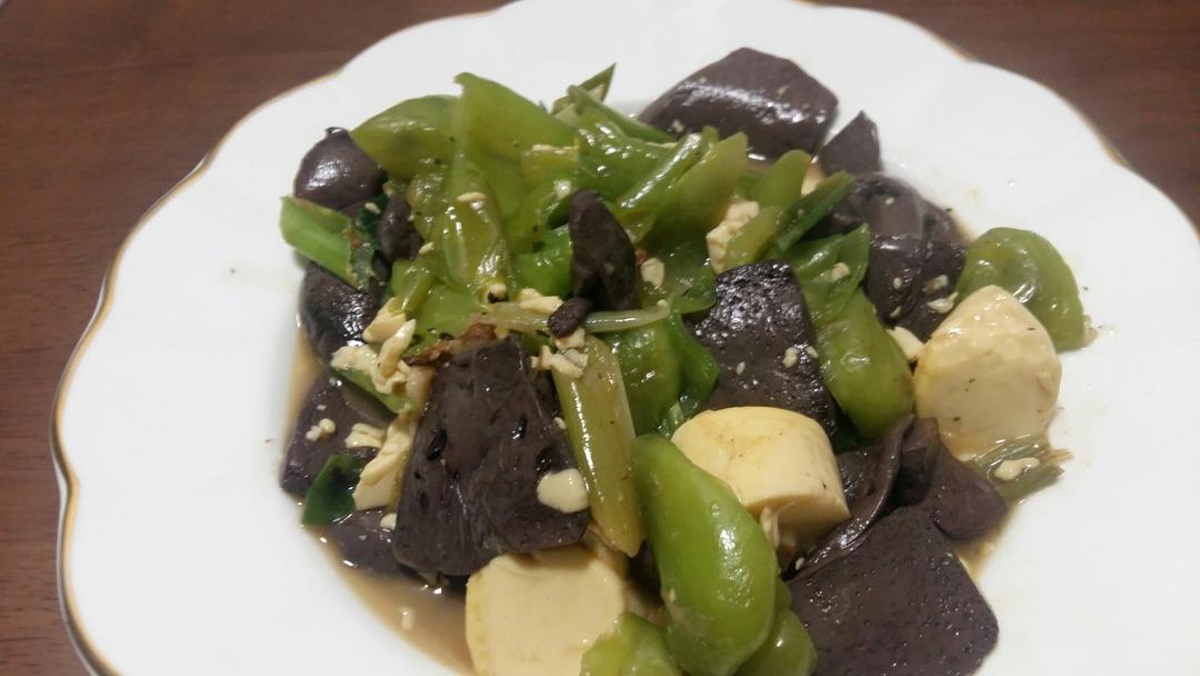 辣椒炝鸭血