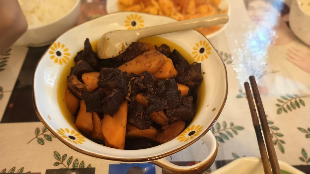 胡萝卜闷牛腩（电饭煲版）