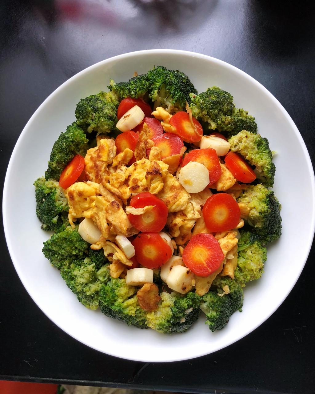 家常菜 西兰花素炒 动感光波哒哒哒做的西兰花素炒