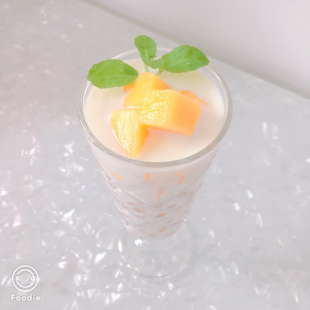 名余曰阳阳做的健康低脂芒果酸奶西米露