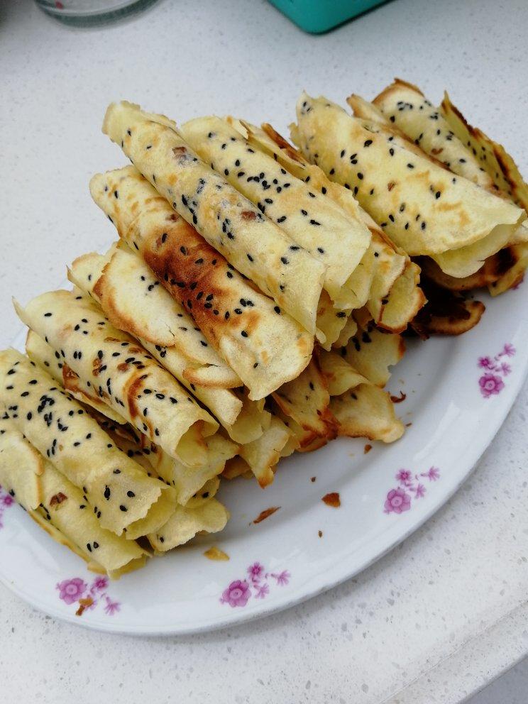 儿时的黑芝麻鸡蛋卷