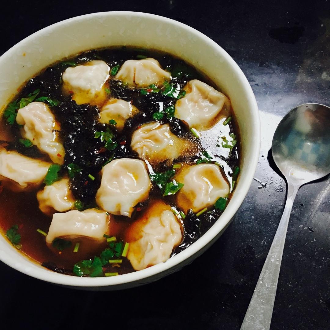 龙利鱼虾肉馄饨的做法