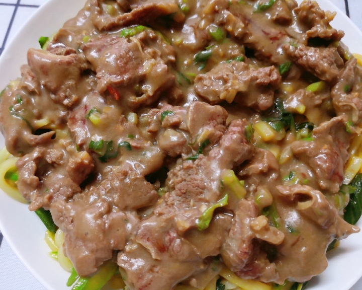 潮汕湿炒牛肉粿条的做法