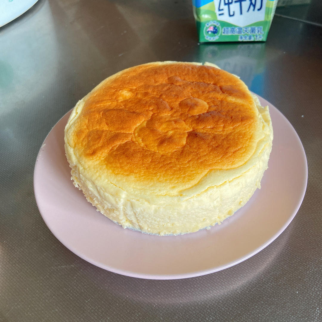 一晚上的等待果然是值得的，这是一款好吃的芝士蛋糕