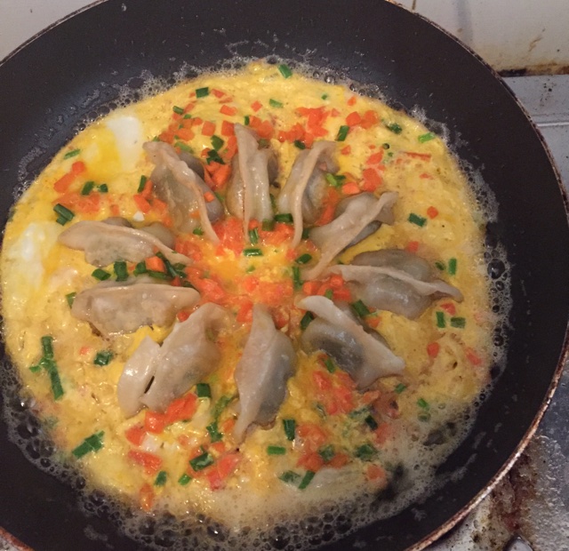 蛋抱煎饺（速冻饺）