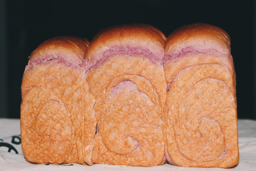 温柔又浪漫的紫薯全麦吐司的做法