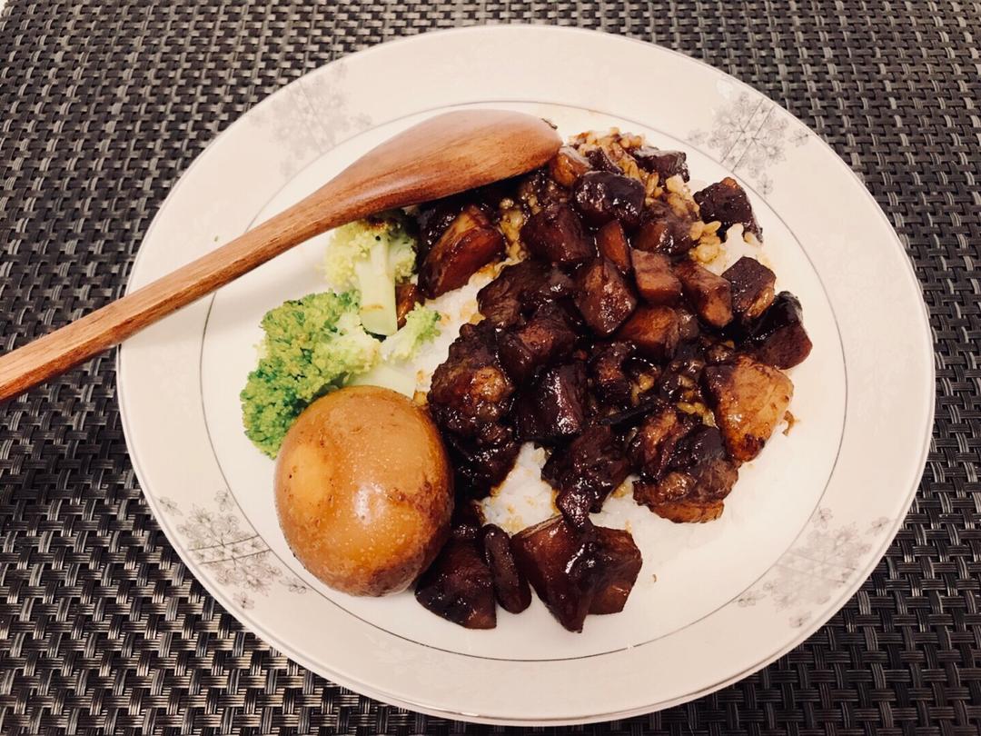 好吃到停不下来的卤肉饭