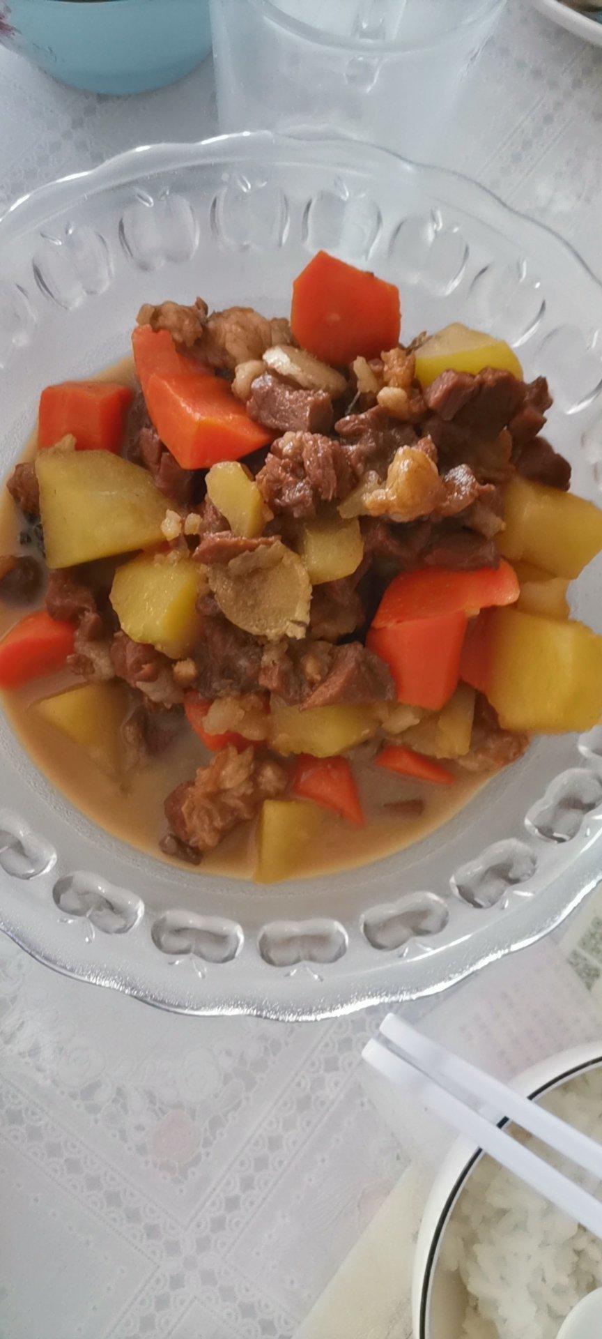 牛肉炖土豆
