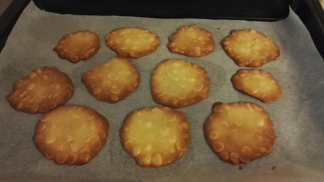 杏仁薄脆饼干