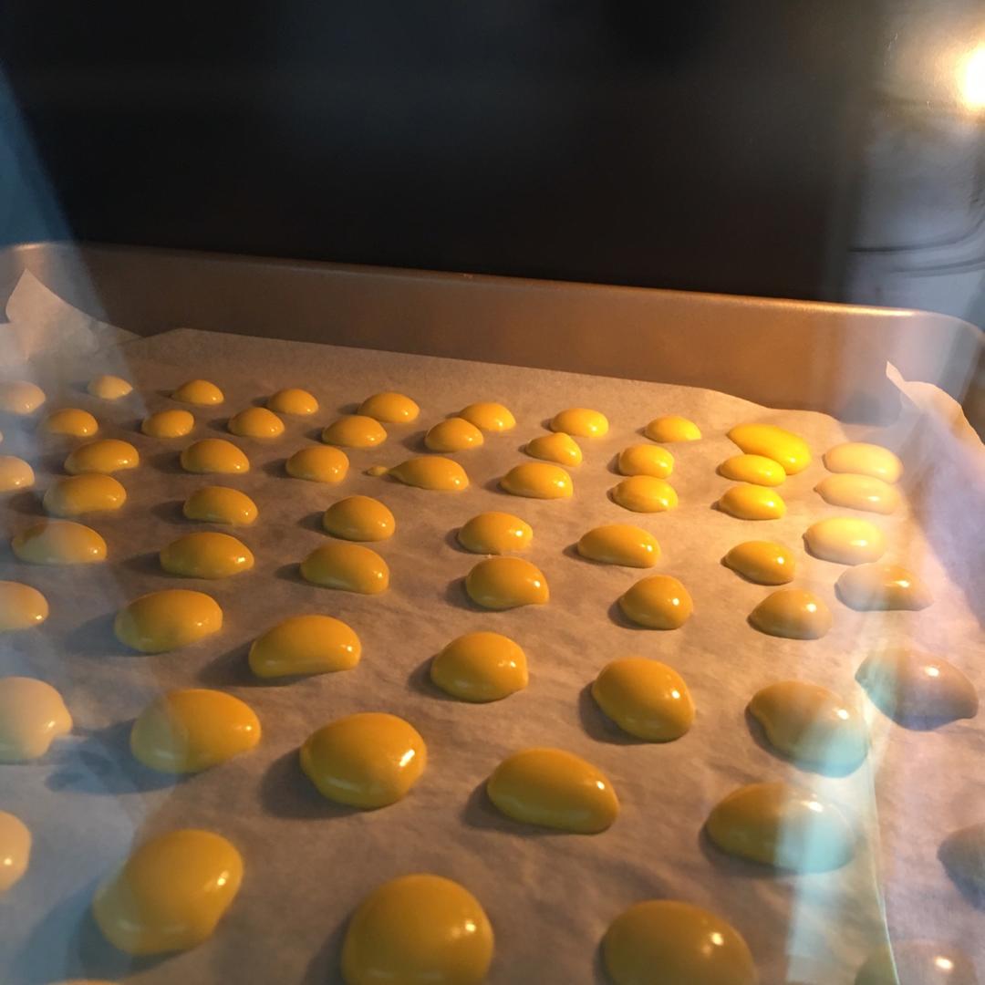 入口即化的无添加蛋黄溶豆