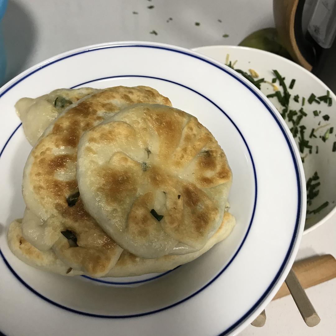 面粉韭菜饼
