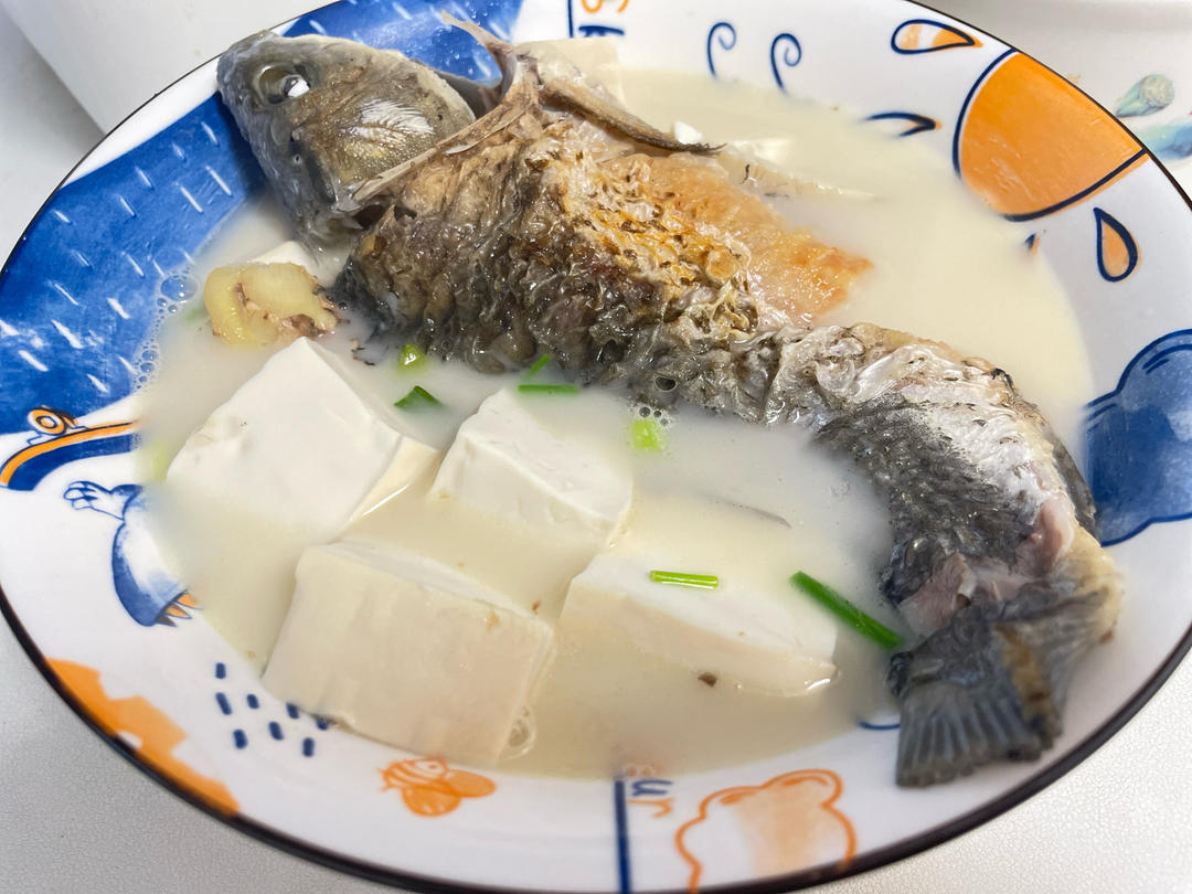 奶白鲫鱼豆腐汤|一条鱼最后的温柔