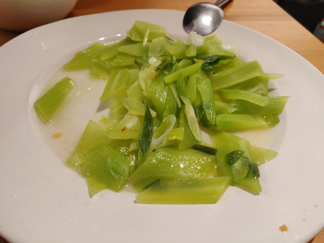 清炒莴笋丝（脆嫩又清爽）