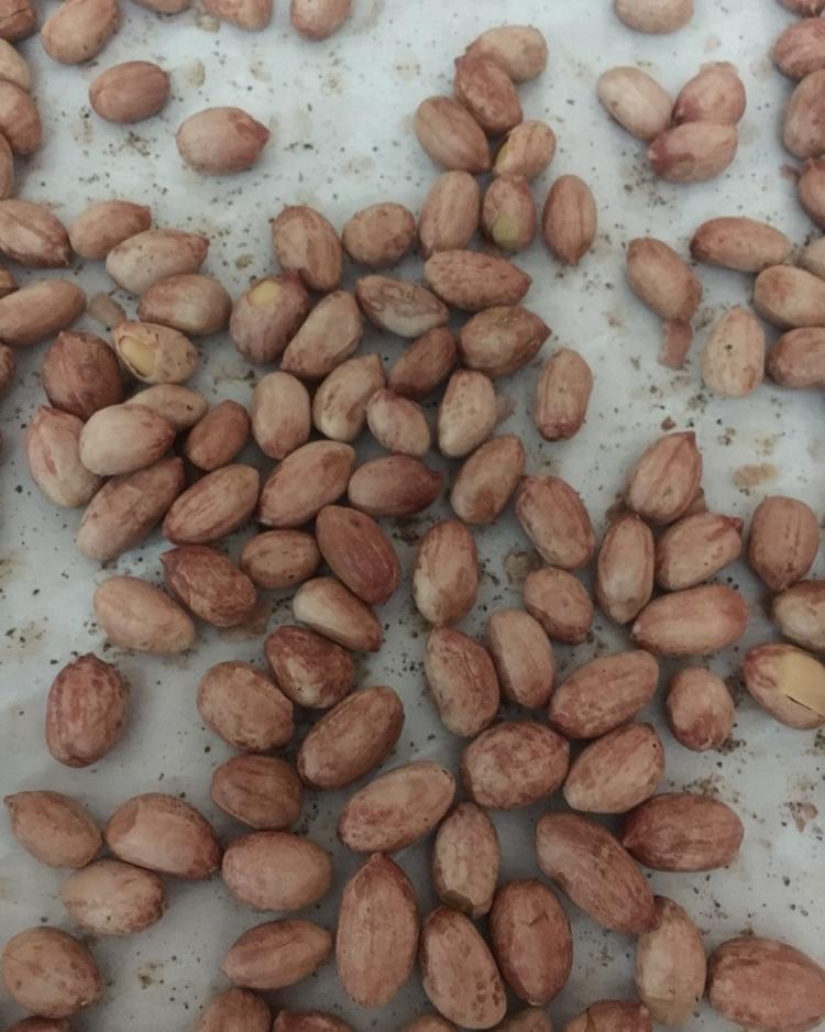盐烤花生米