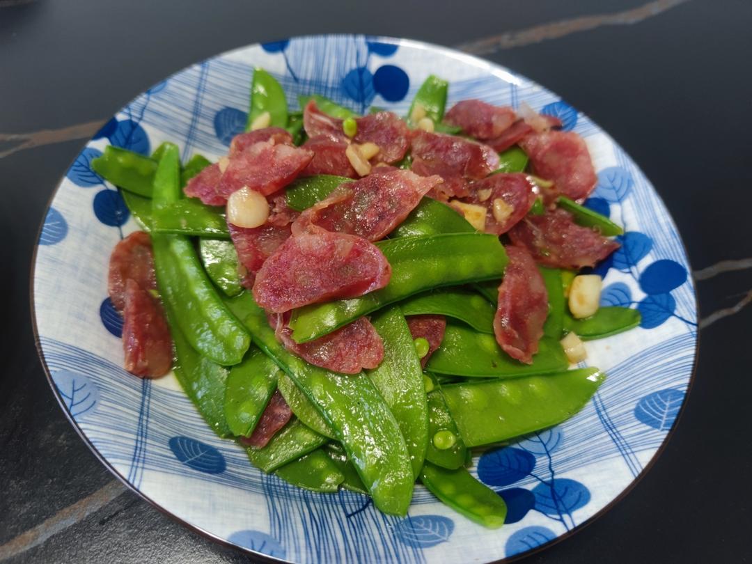 无比简单的荷兰豆炒腊肠，营养又好吃～！