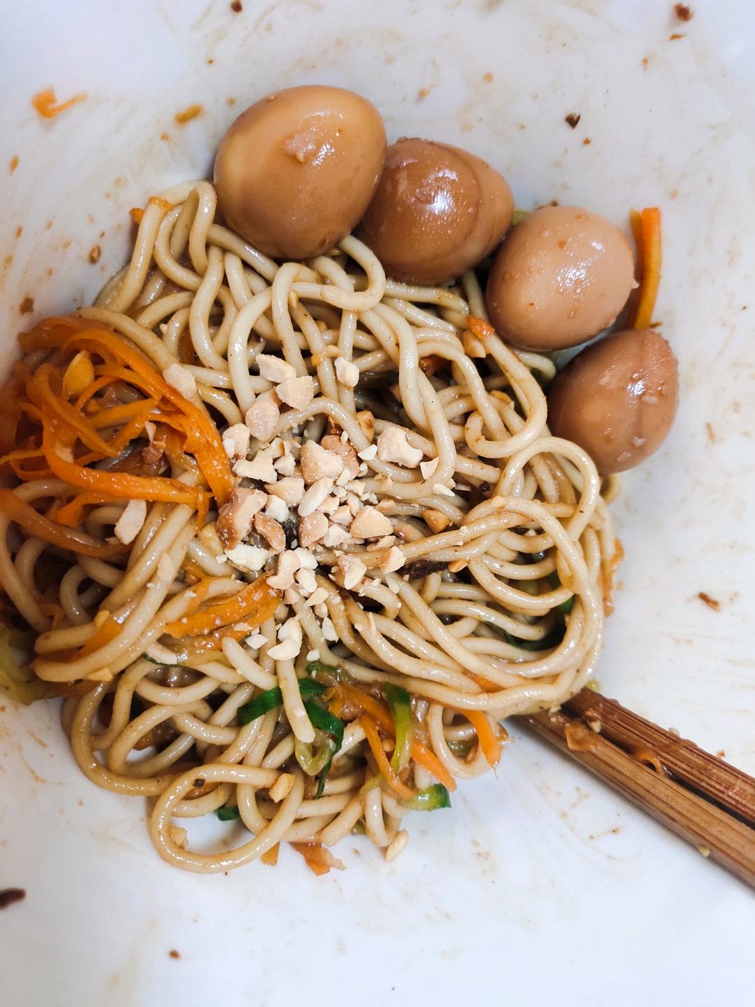 十分钟做好一盘开胃凉拌面～太好吃啦