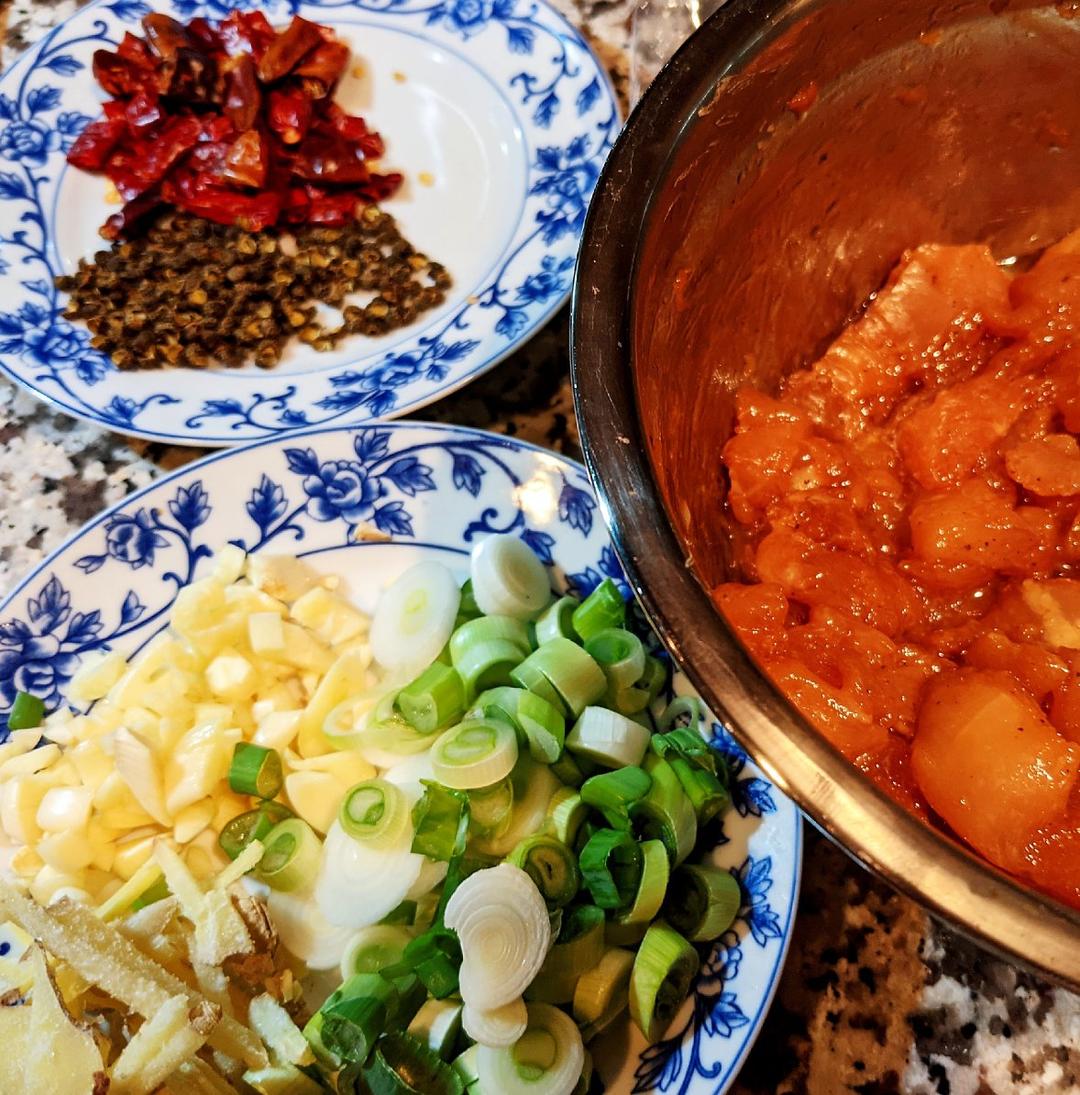 厨师长教你: “宫保鸡丁”的川味正宗做法, 一看就有食欲, 收藏了