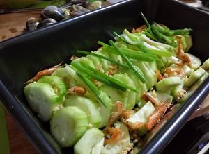 阿基师菜谱——蛤蜊丝瓜，快手简单，好吃到不行的做法 步骤1