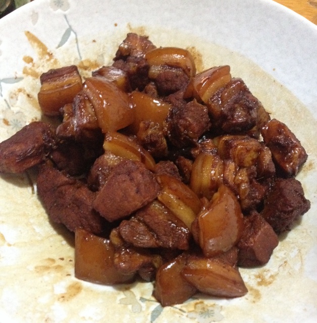 吃着碗里望着锅里的红烧肉