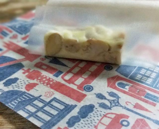 原味花生巴旦木牛轧糖的做法