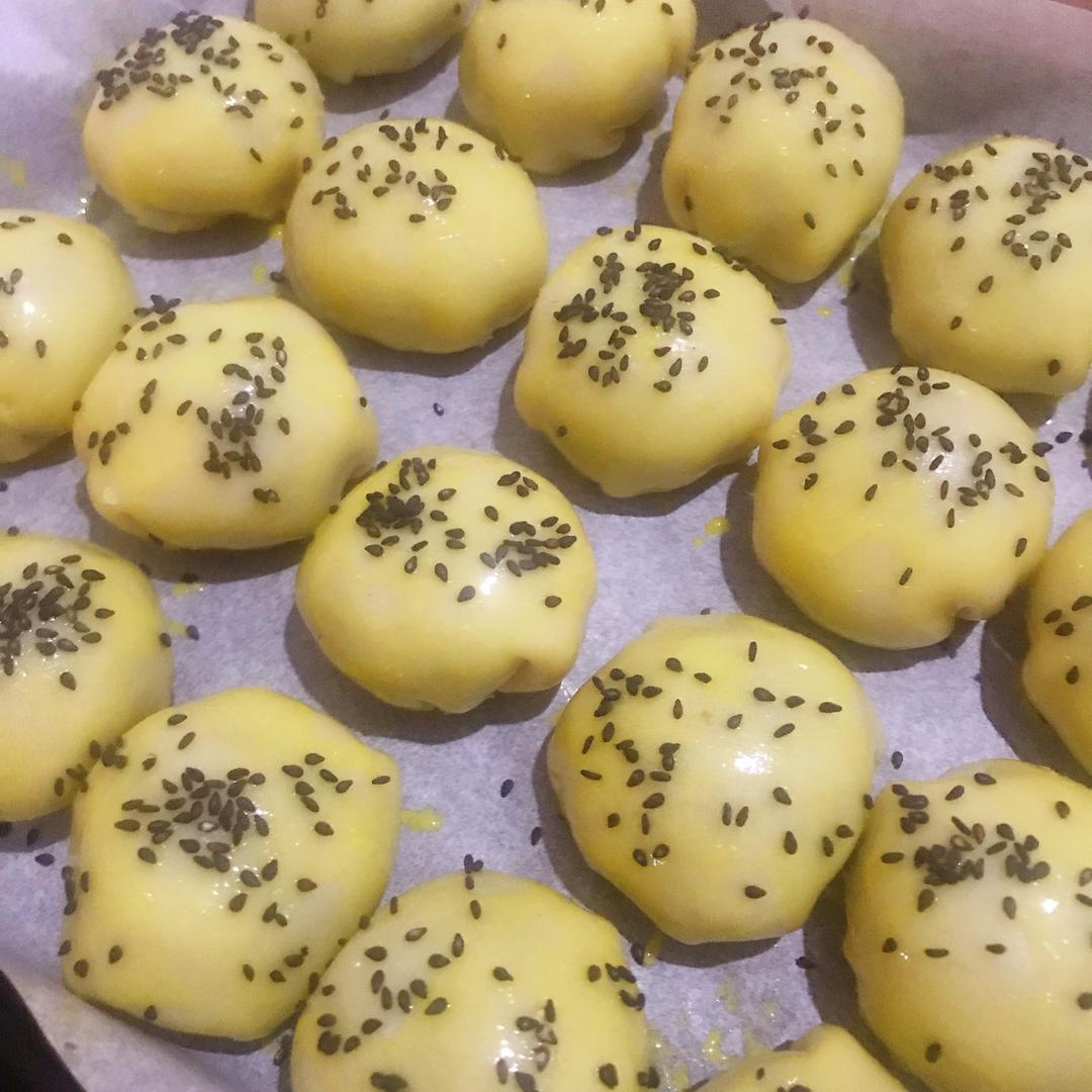 蛋黄酥