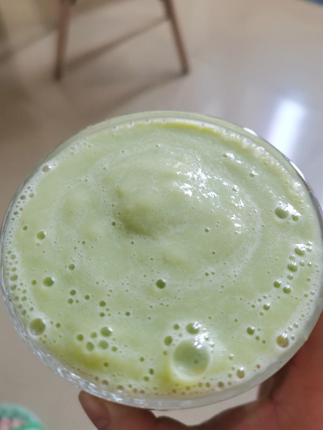 牛油果香蕉奶昔