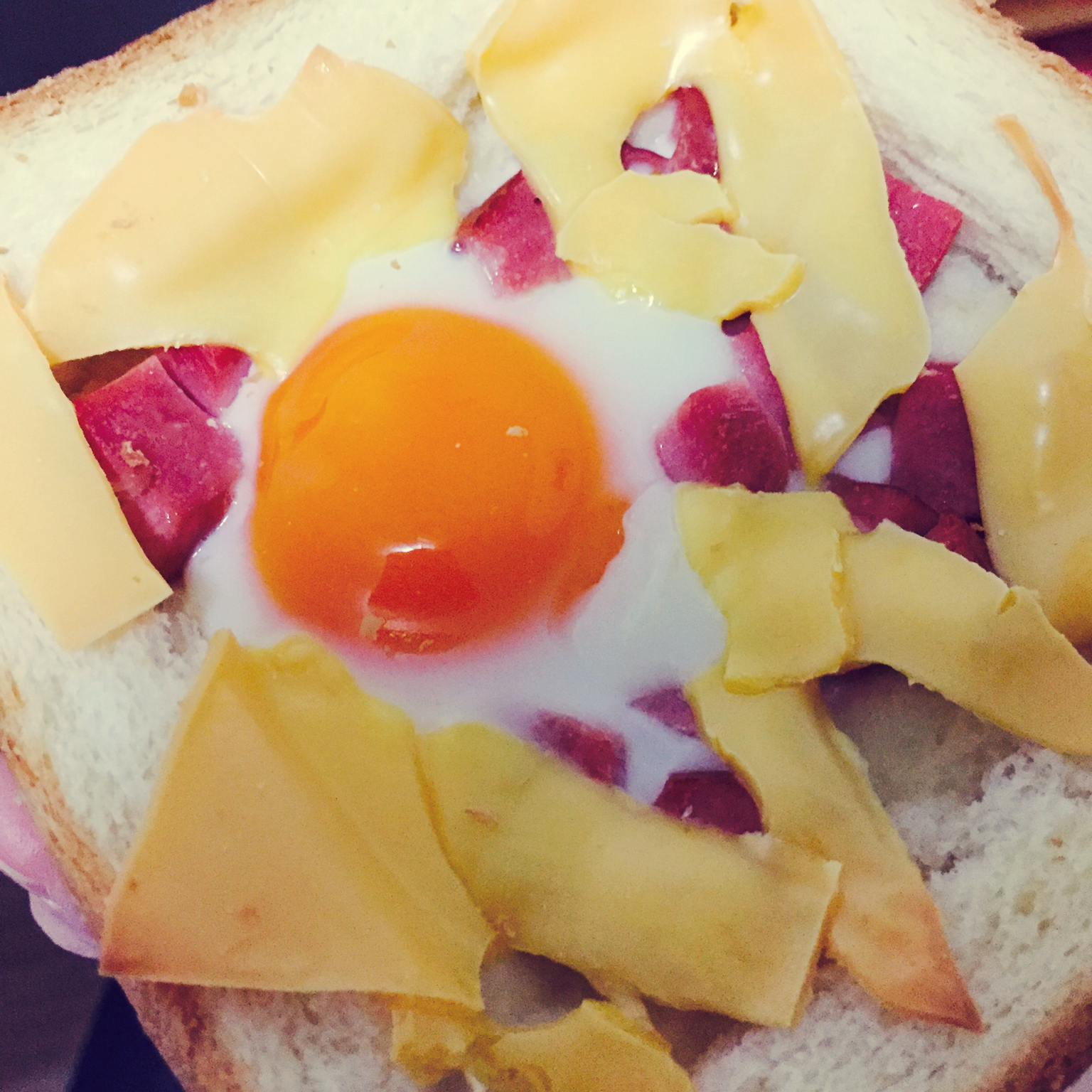 吐司太阳蛋披萨