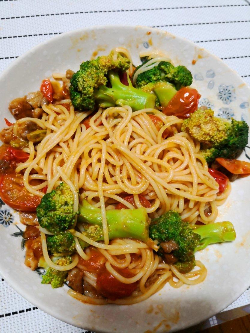 番茄肉酱意大利面