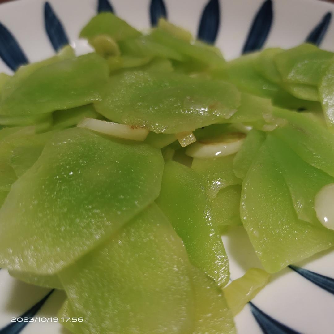 清炒莴笋
