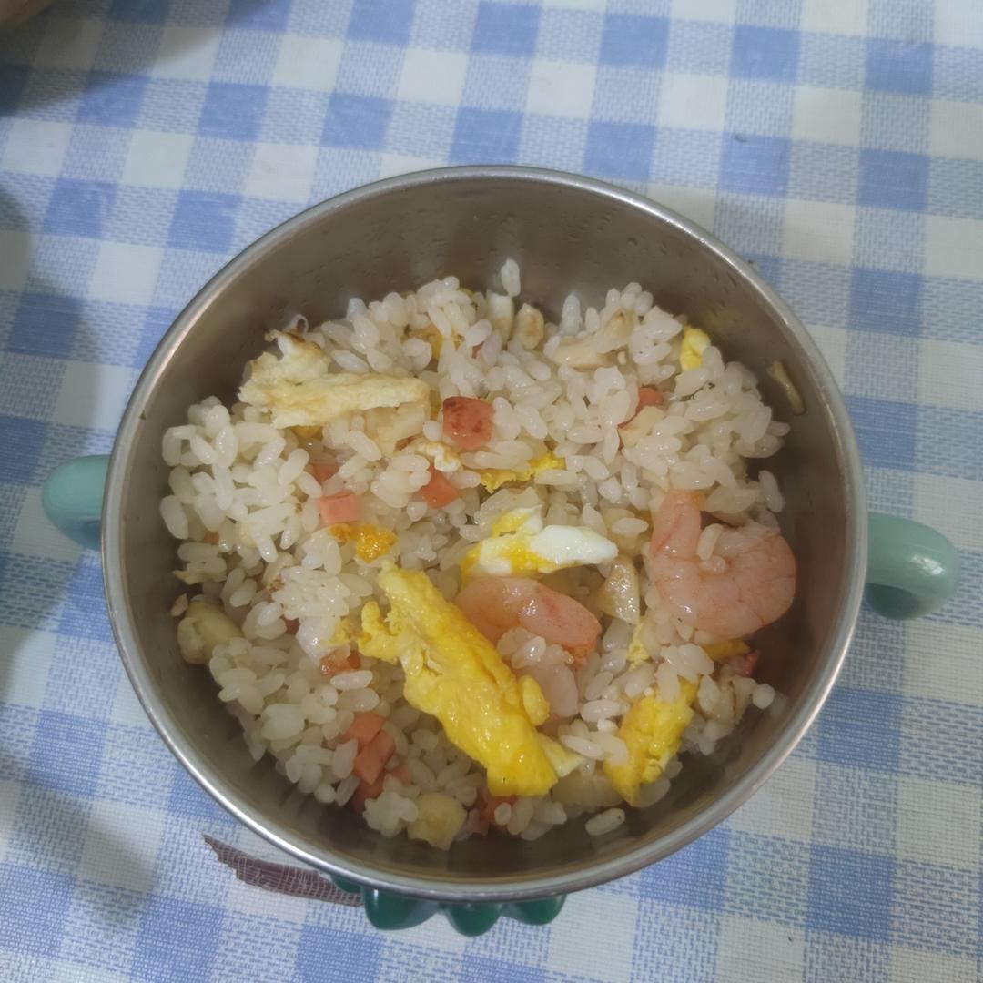 鲜虾鱼肠炒饭的做法