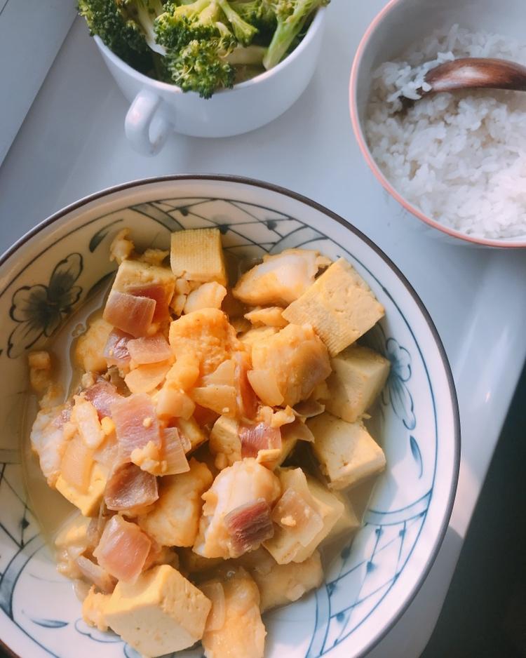 咖喱巴沙鱼豆腐煲