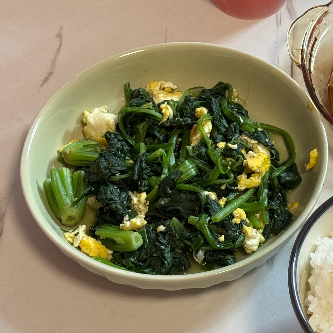 菠菜炒鸡蛋