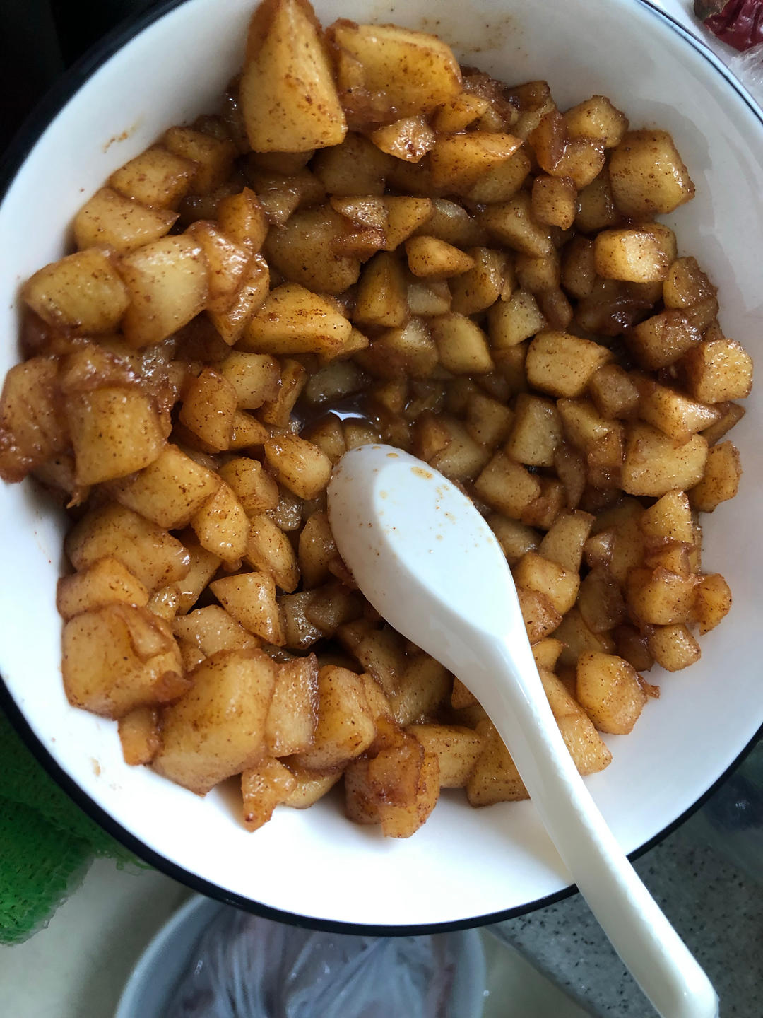 苹果糯米饼，制作简单，外层香脆，内里软糯甜蜜，超级好吃。