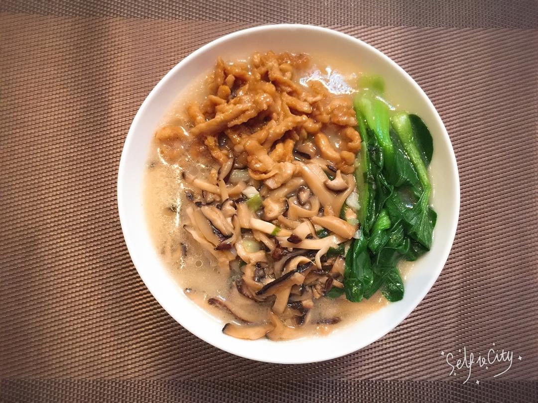 香菇肉丝面
