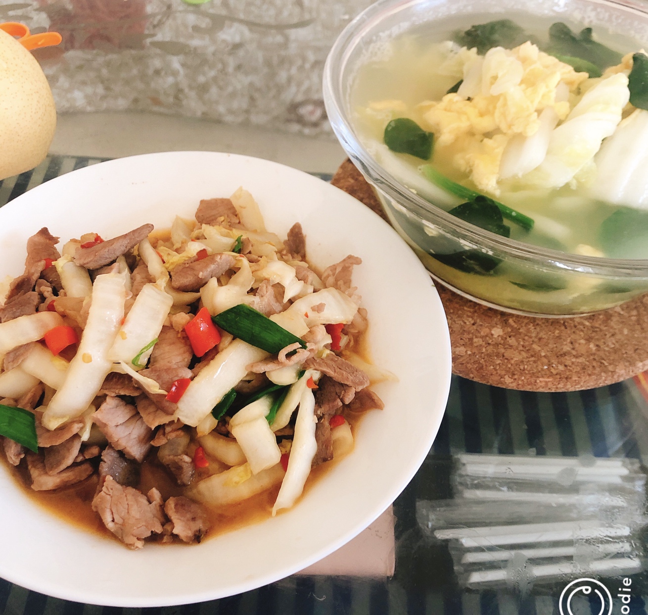 【妈妈的菜谱】湘菜 简单又美味的下饭菜！「芽白杆子炒肉」