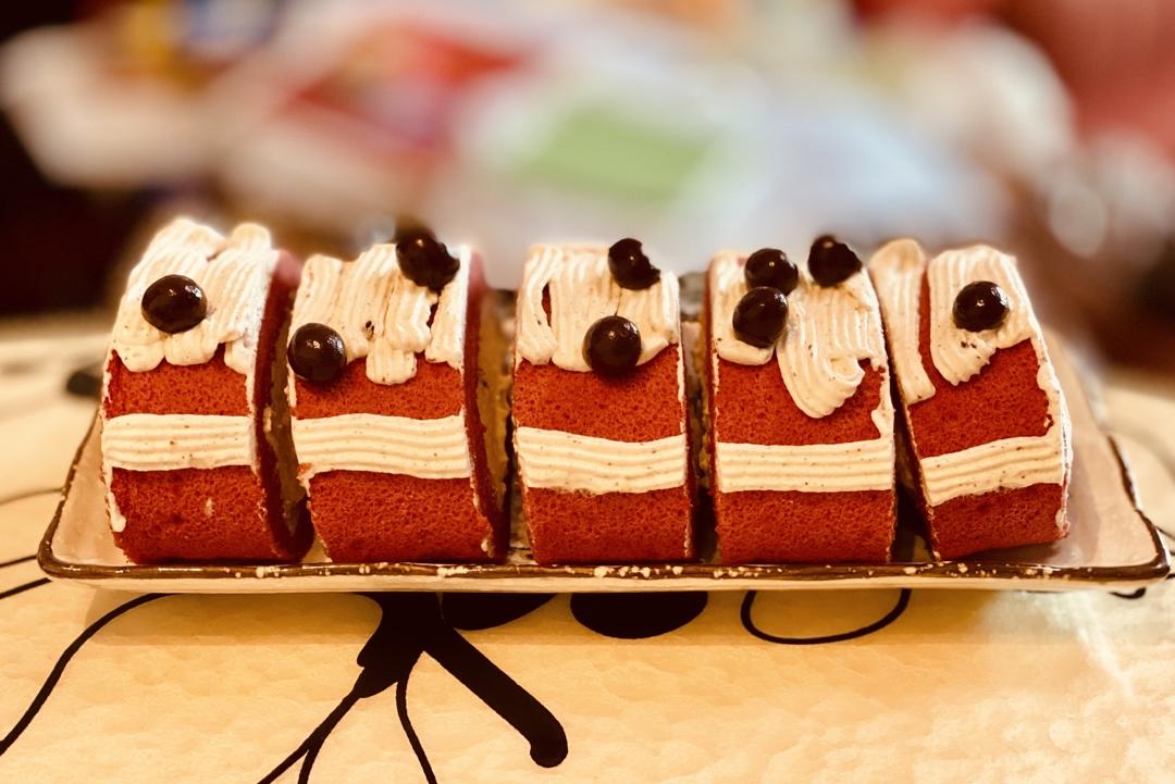 红丝绒草莓蛋糕卷【北鼎烤箱菜谱】