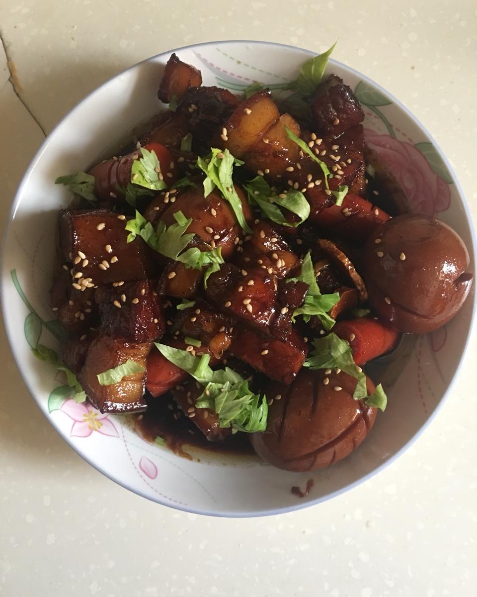 其实也不是很难的红烧肉烧蛋