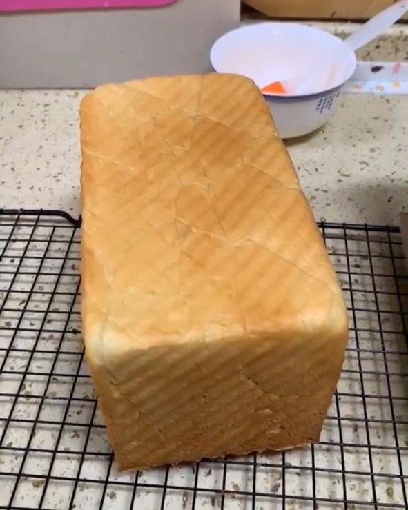 金砖面包－－一个很成功的手撕起酥面包配方